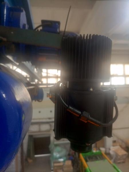 Монтаж проекторов для демаркации,  обозначения,  разметки опасной зоны — фото 3